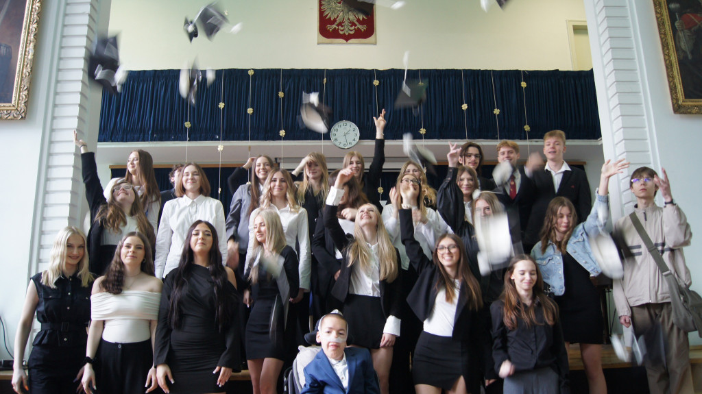 Piekary Śląskie. Pożegnanie z maturzystami