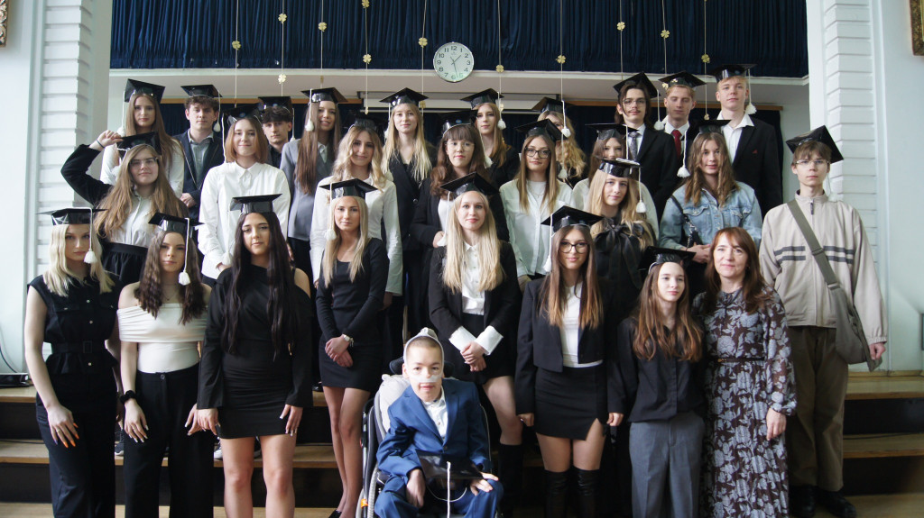 Piekary Śląskie. Pożegnanie z maturzystami