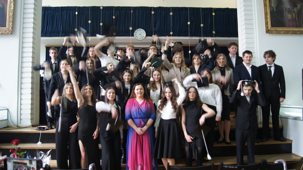 Piekary Śląskie. Pożegnanie z maturzystami