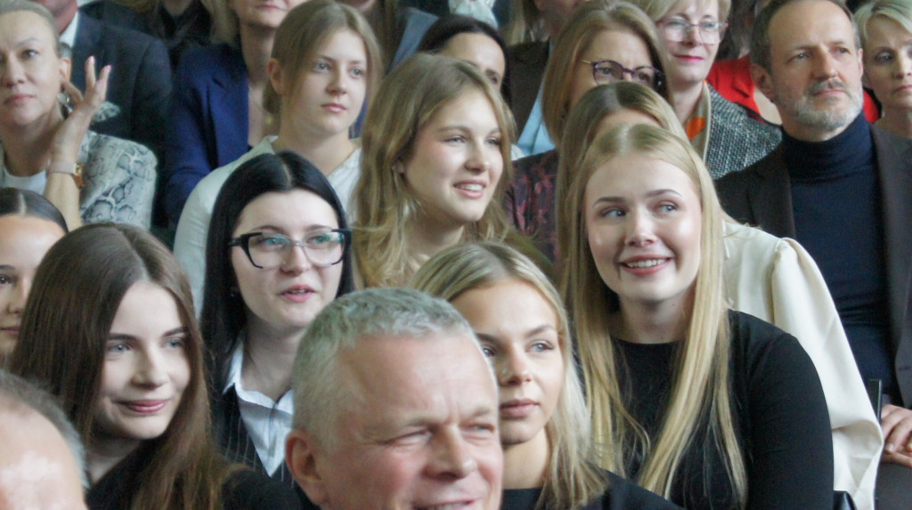 Piekary Śląskie. Pożegnanie z maturzystami