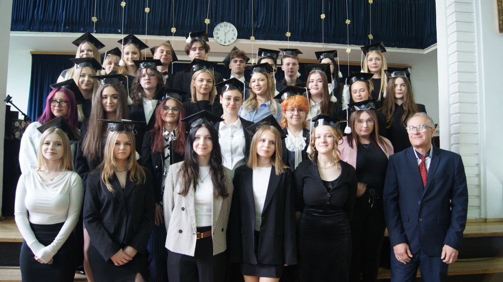 Piekary Śląskie. Pożegnanie z maturzystami