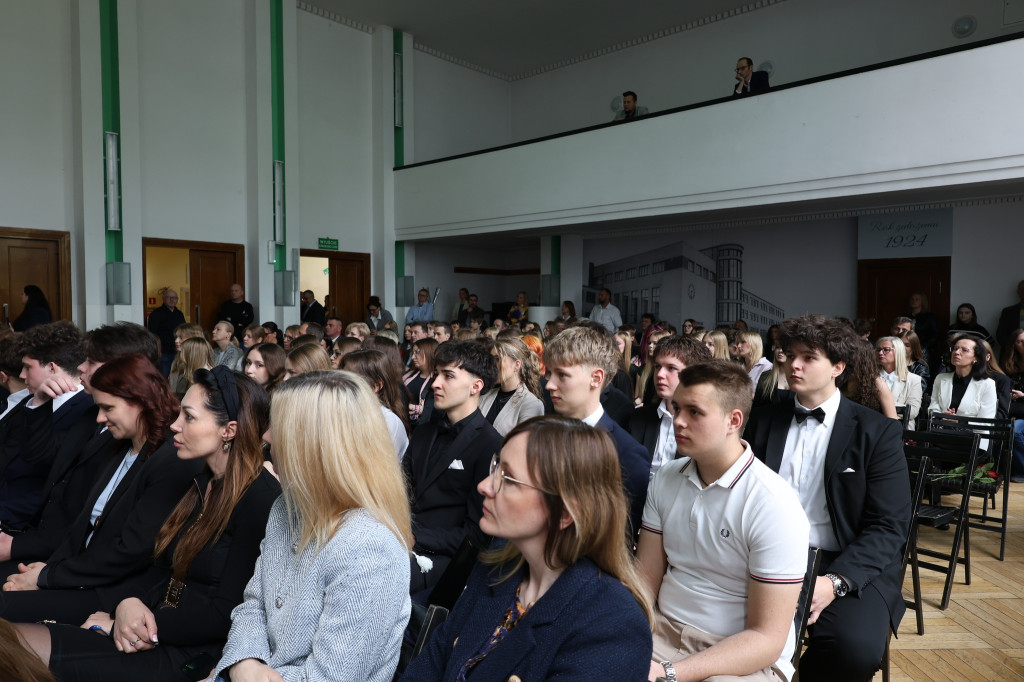 Piekary Śląskie. Pożegnanie z maturzystami