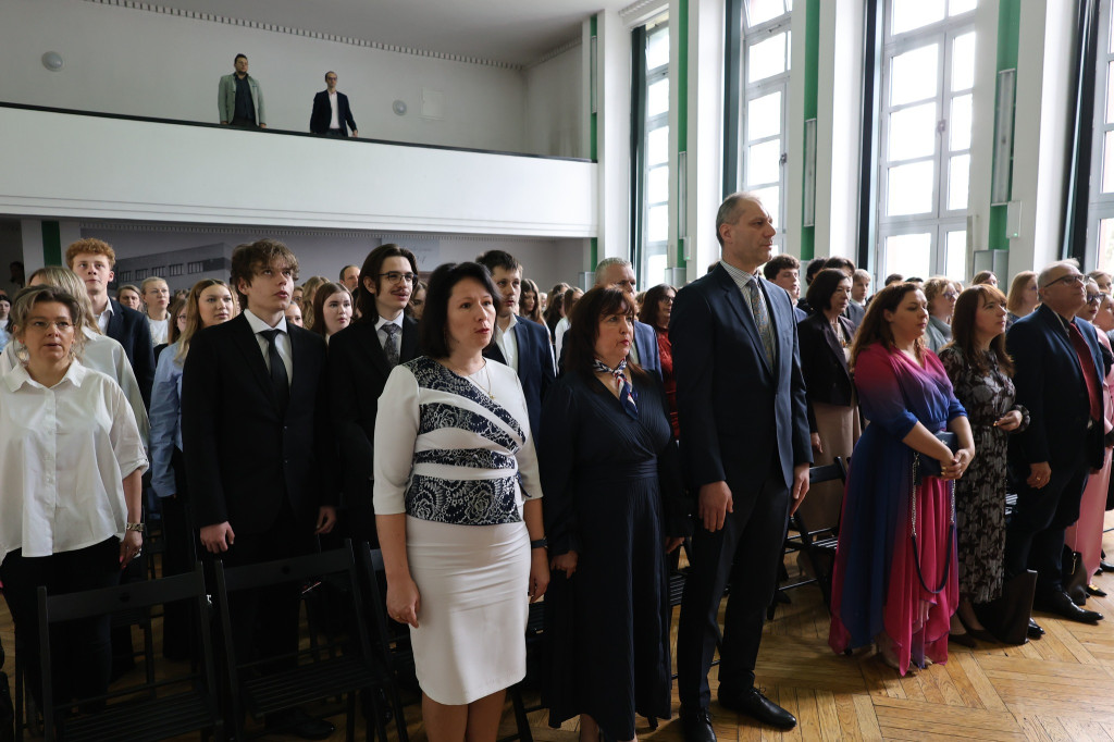 Piekary Śląskie. Pożegnanie z maturzystami