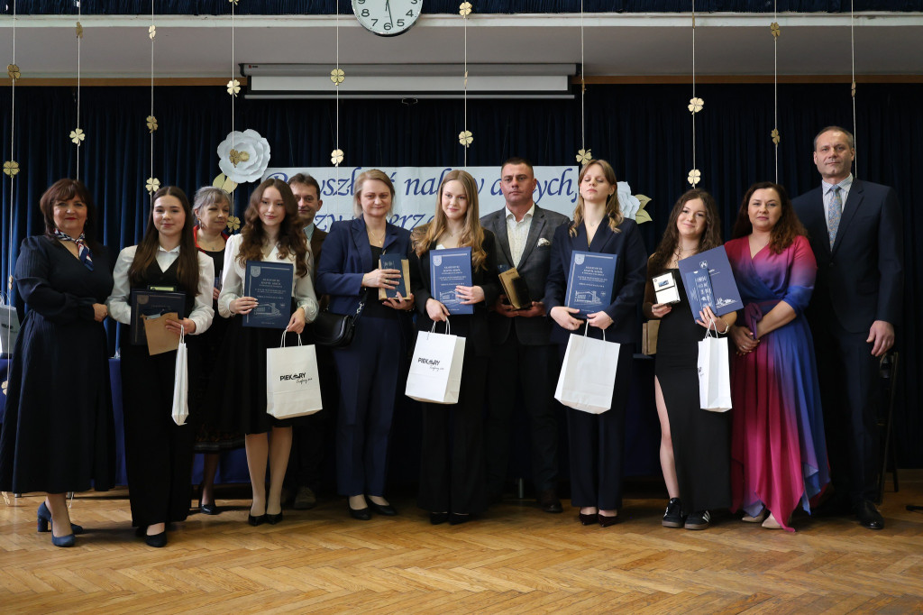 Piekary Śląskie. Pożegnanie z maturzystami