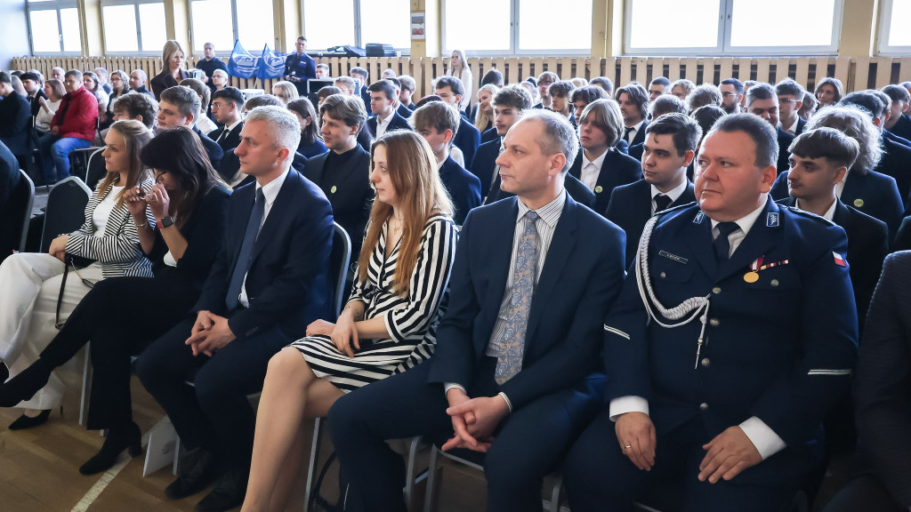 Piekary Śląskie. Pożegnanie z maturzystami