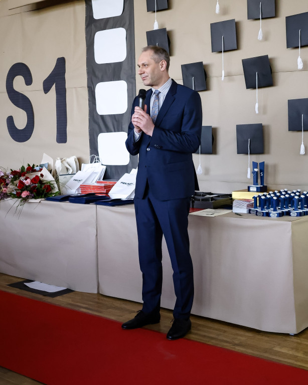 Piekary Śląskie. Pożegnanie z maturzystami