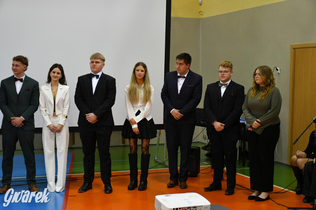 Maturzyści z Rolnika przyjechali traktorami