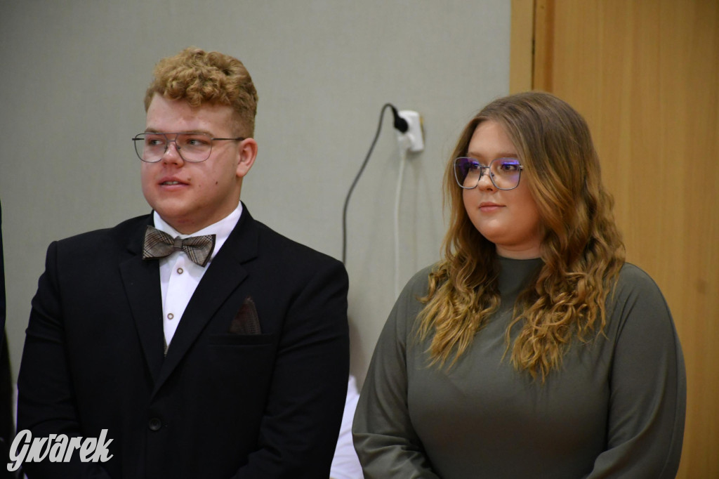 Maturzyści z Rolnika przyjechali traktorami