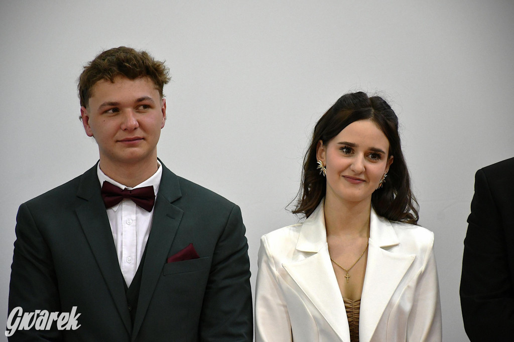 Maturzyści z Rolnika przyjechali traktorami