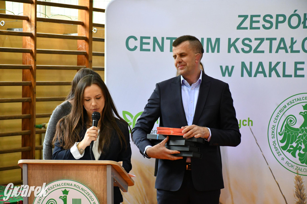 Maturzyści z Rolnika przyjechali traktorami