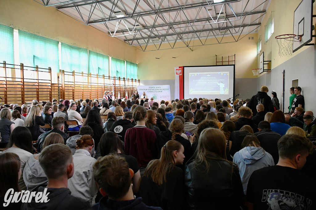 Maturzyści z Rolnika przyjechali traktorami