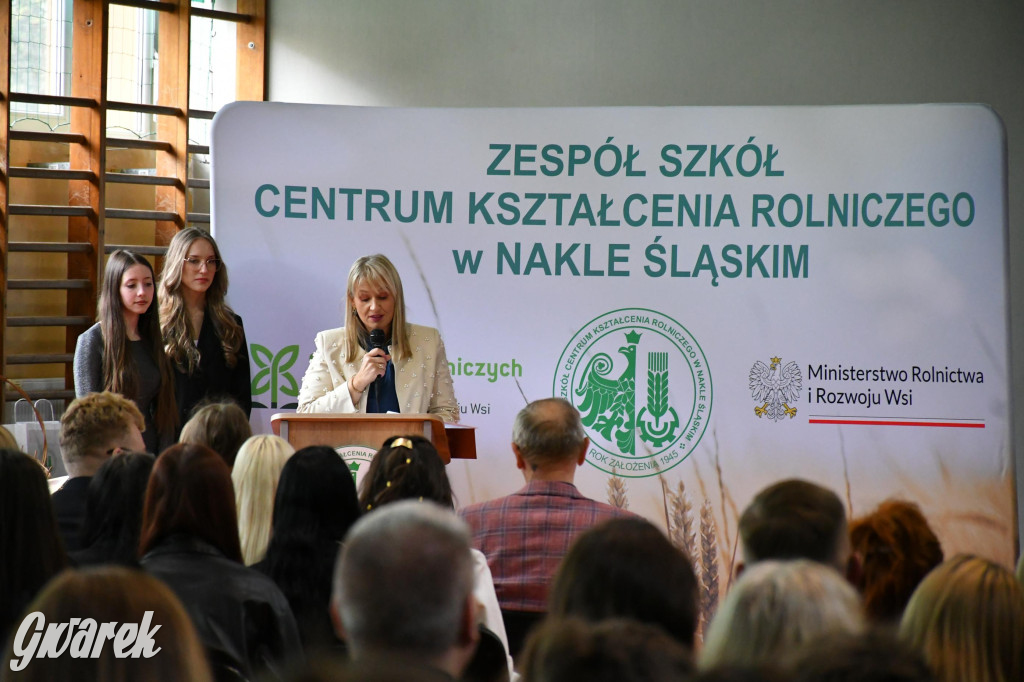 Maturzyści z Rolnika przyjechali traktorami