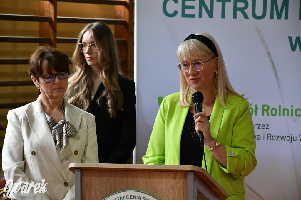 Maturzyści z Rolnika przyjechali traktorami