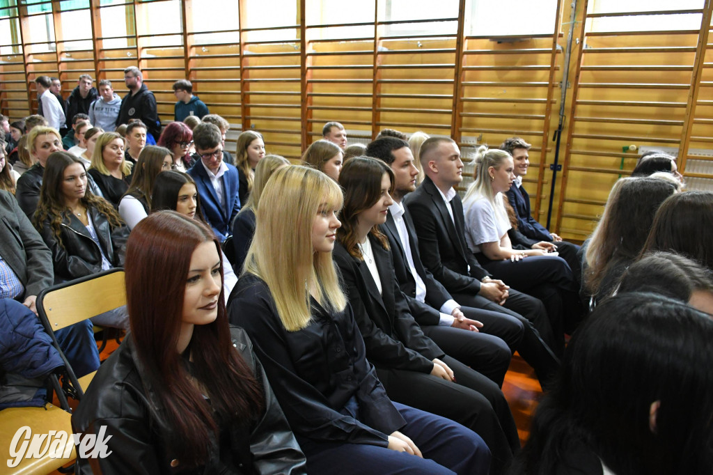 Maturzyści z Rolnika przyjechali traktorami