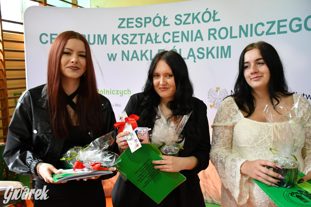 Maturzyści z Rolnika przyjechali traktorami