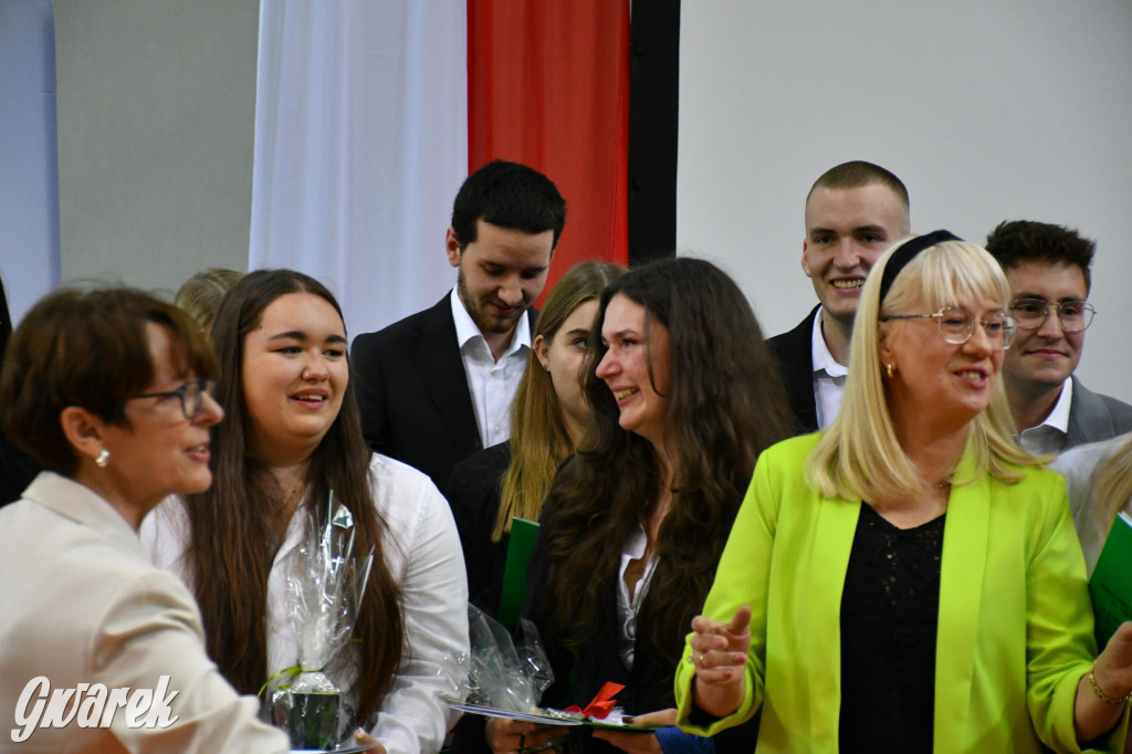 Maturzyści z Rolnika przyjechali traktorami