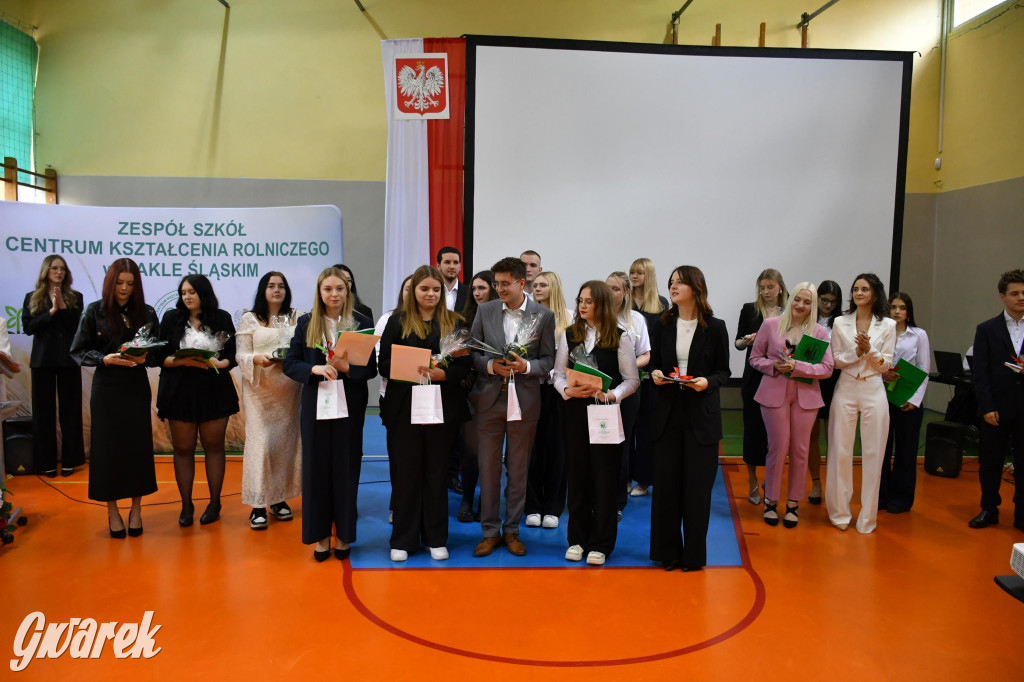 Maturzyści z Rolnika przyjechali traktorami