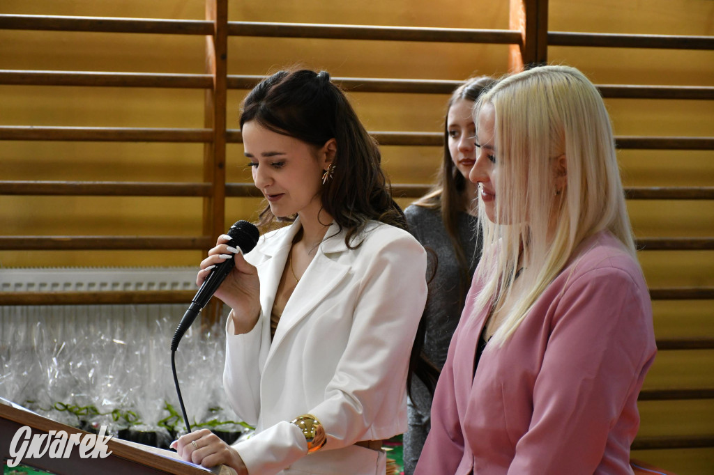 Maturzyści z Rolnika przyjechali traktorami