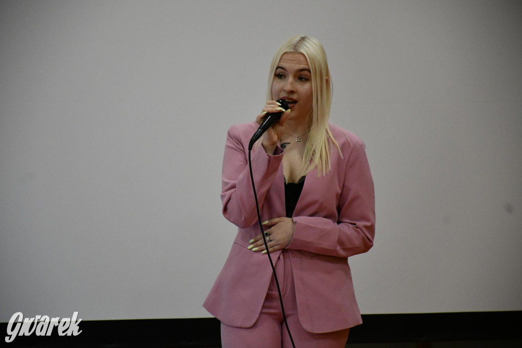 Maturzyści z Rolnika przyjechali traktorami