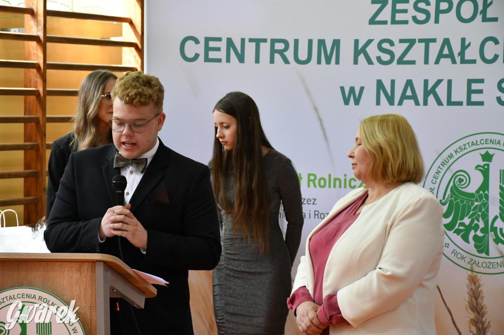 Maturzyści z Rolnika przyjechali traktorami