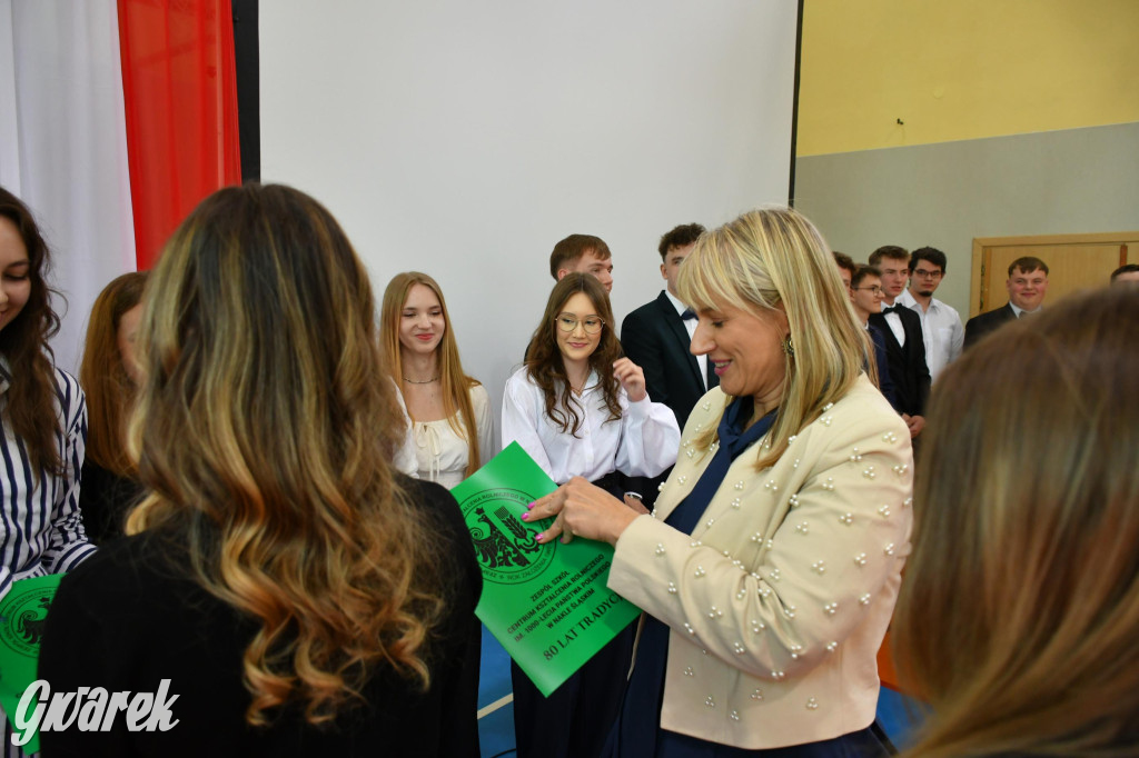 Maturzyści z Rolnika przyjechali traktorami