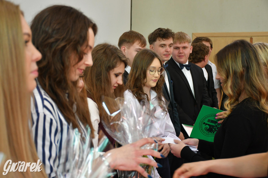 Maturzyści z Rolnika przyjechali traktorami