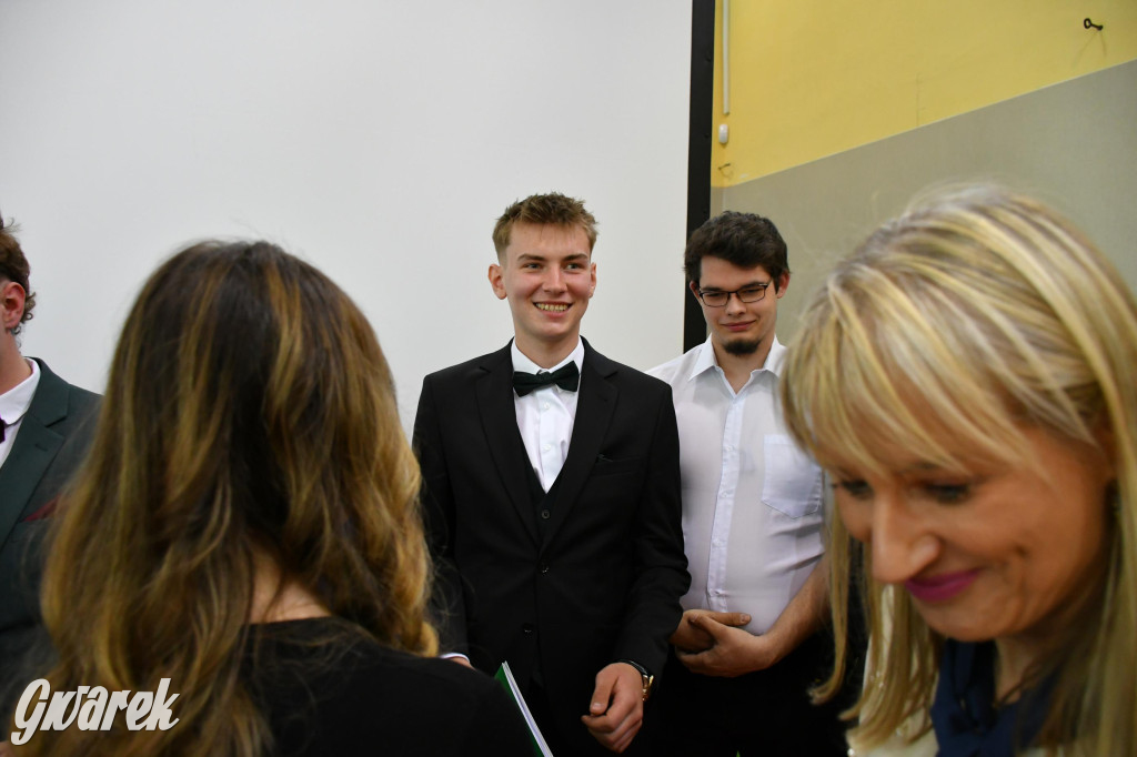 Maturzyści z Rolnika przyjechali traktorami