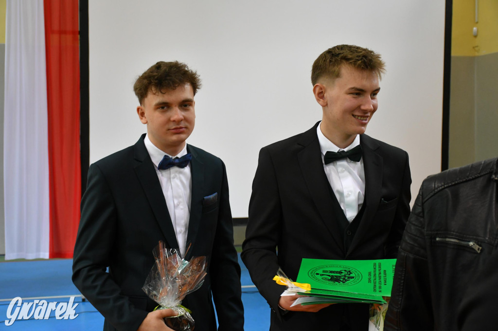 Maturzyści z Rolnika przyjechali traktorami