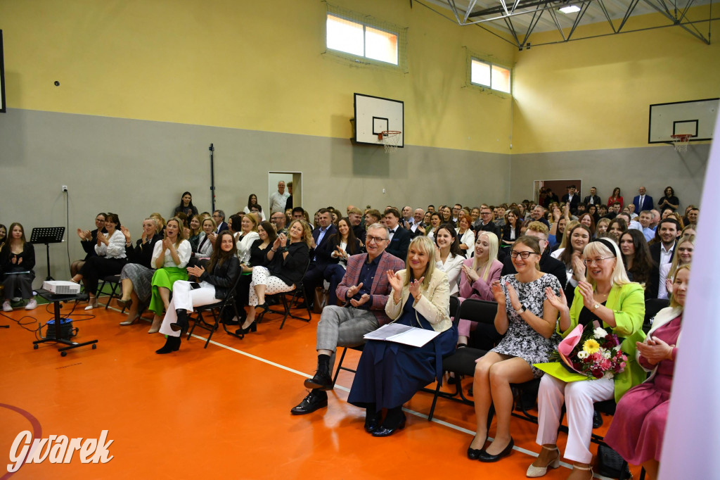 Maturzyści z Rolnika przyjechali traktorami