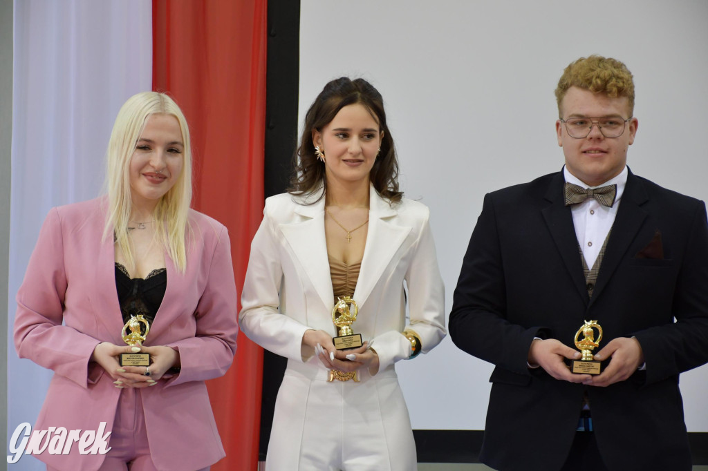 Maturzyści z Rolnika przyjechali traktorami