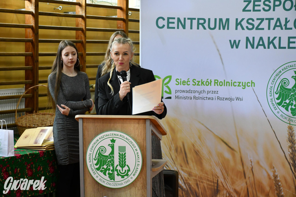 Maturzyści z Rolnika przyjechali traktorami