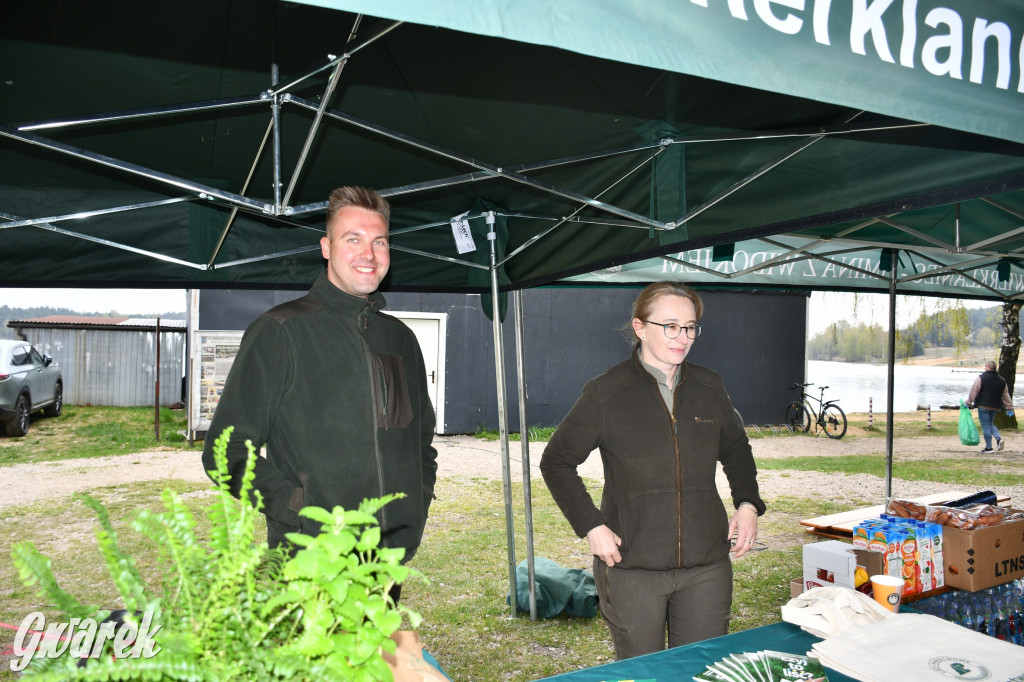 Zalew Nakło Chechło. Sprzątanie i strażackie manewry