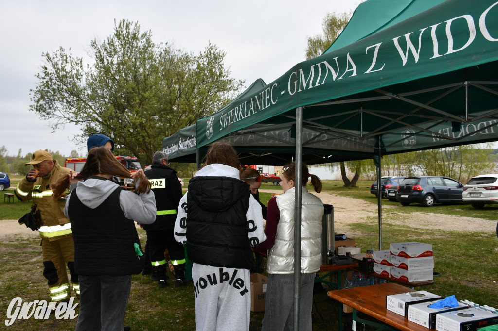Zalew Nakło Chechło. Sprzątanie i strażackie manewry