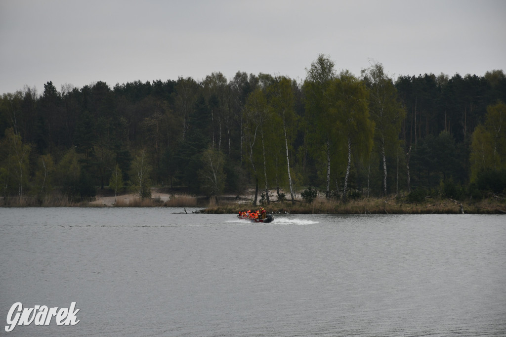 Zalew Nakło Chechło. Sprzątanie i strażackie manewry