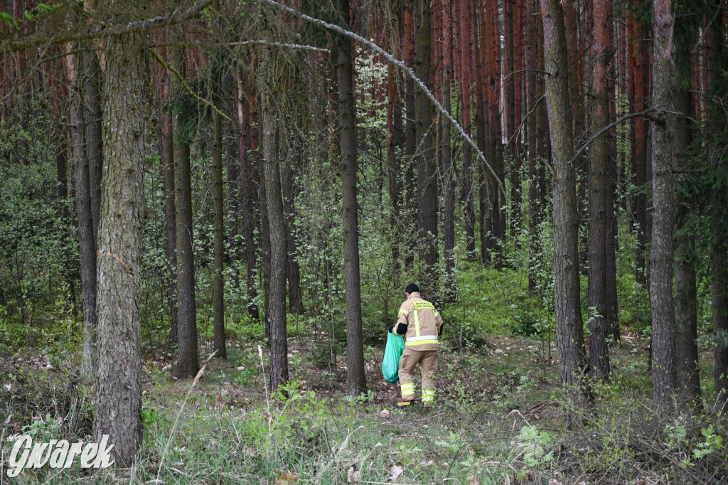 Zalew Nakło Chechło. Sprzątanie i strażackie manewry