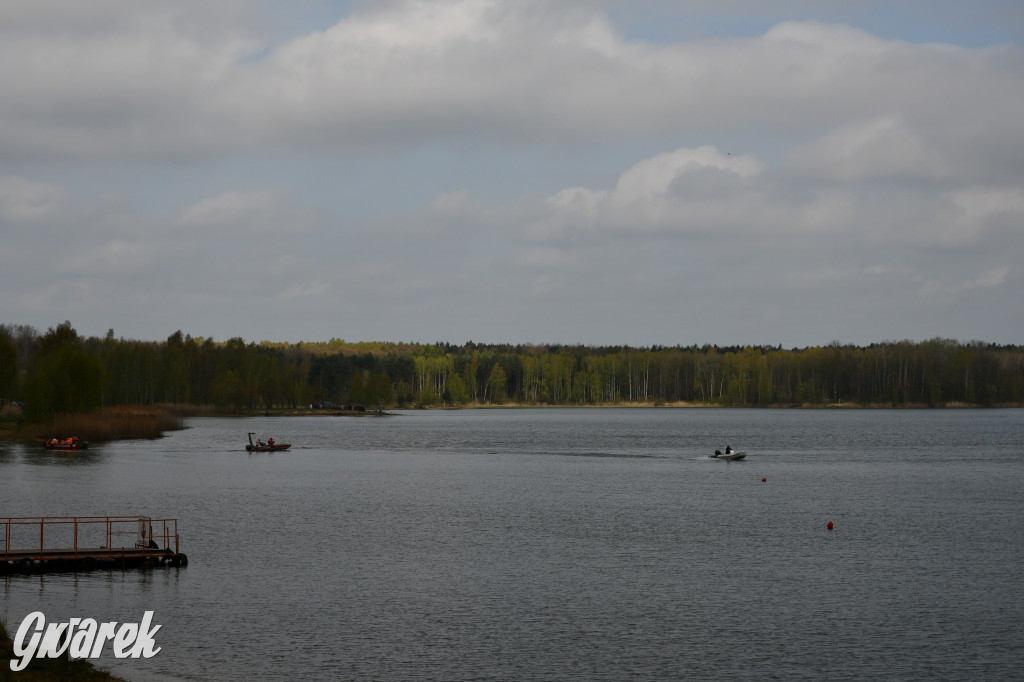 Zalew Nakło Chechło. Sprzątanie i strażackie manewry