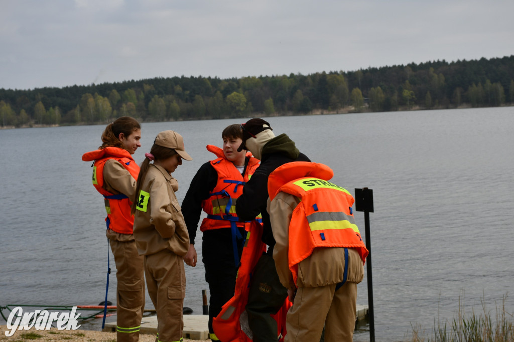 Zalew Nakło Chechło. Sprzątanie i strażackie manewry