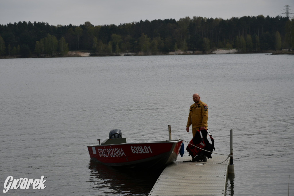 Zalew Nakło Chechło. Sprzątanie i strażackie manewry