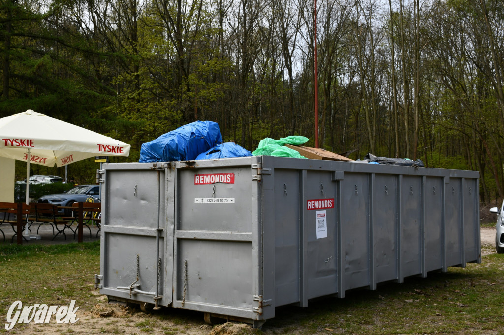 Zalew Nakło Chechło. Sprzątanie i strażackie manewry