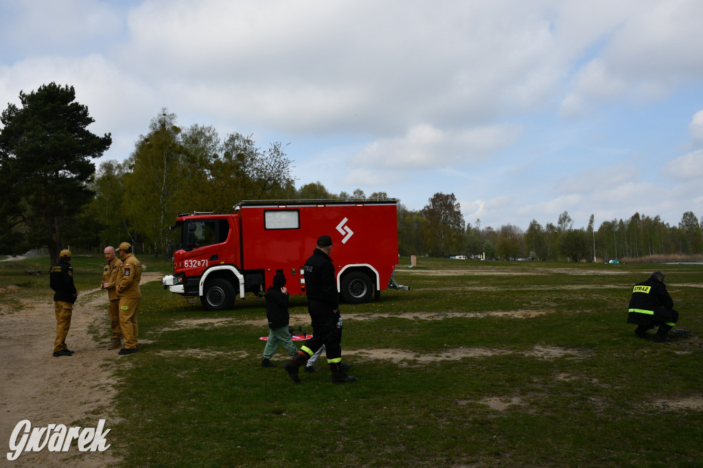 Zalew Nakło Chechło. Sprzątanie i strażackie manewry