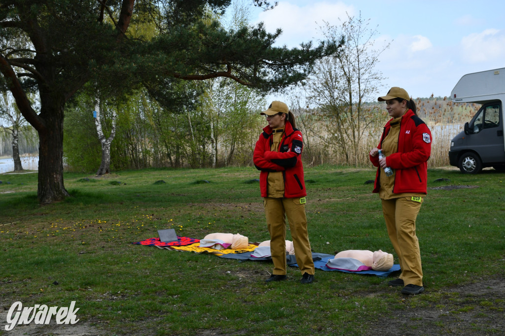 Zalew Nakło Chechło. Sprzątanie i strażackie manewry