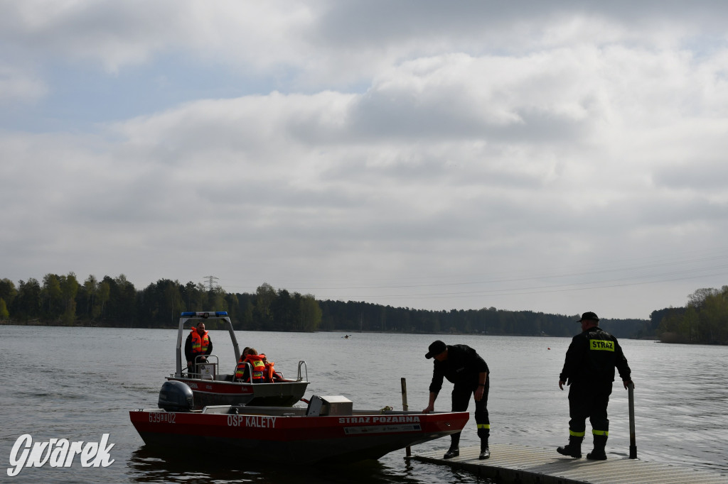 Zalew Nakło Chechło. Sprzątanie i strażackie manewry