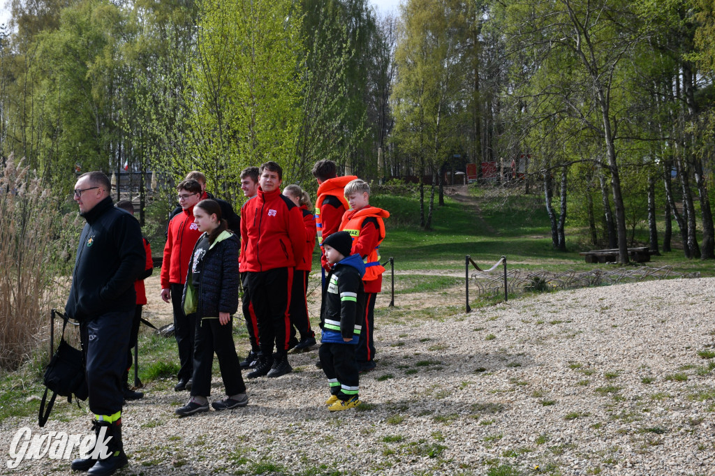 Zalew Nakło Chechło. Sprzątanie i strażackie manewry