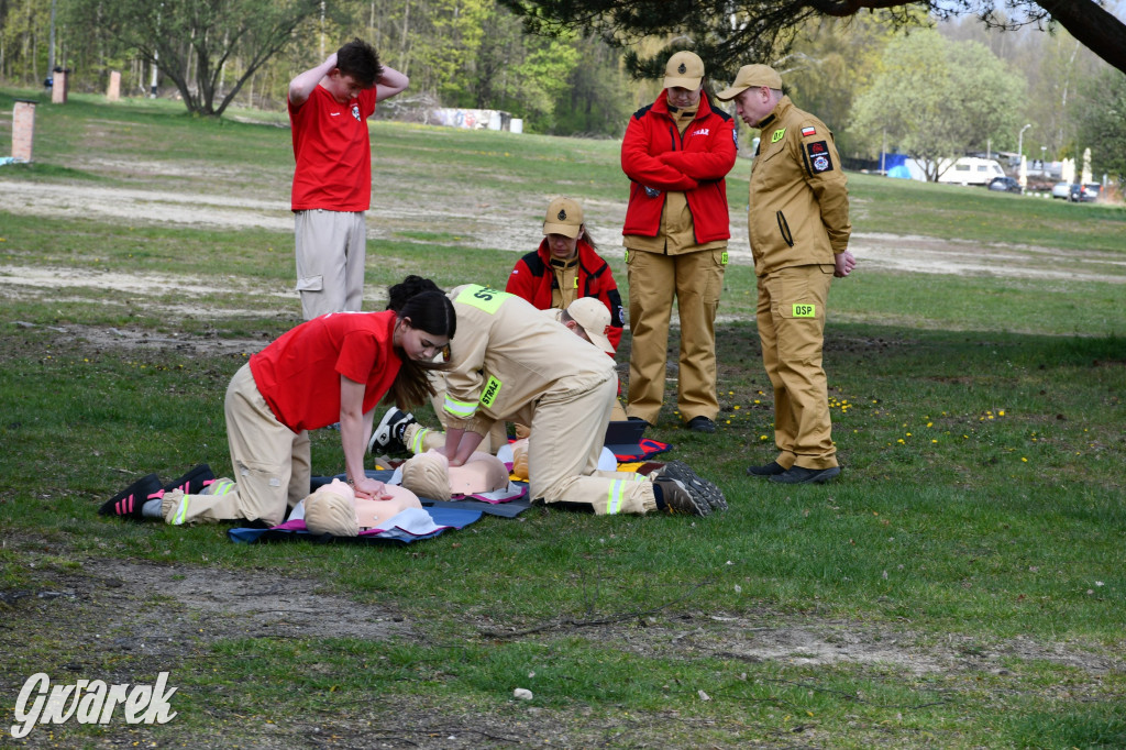 Zalew Nakło Chechło. Sprzątanie i strażackie manewry