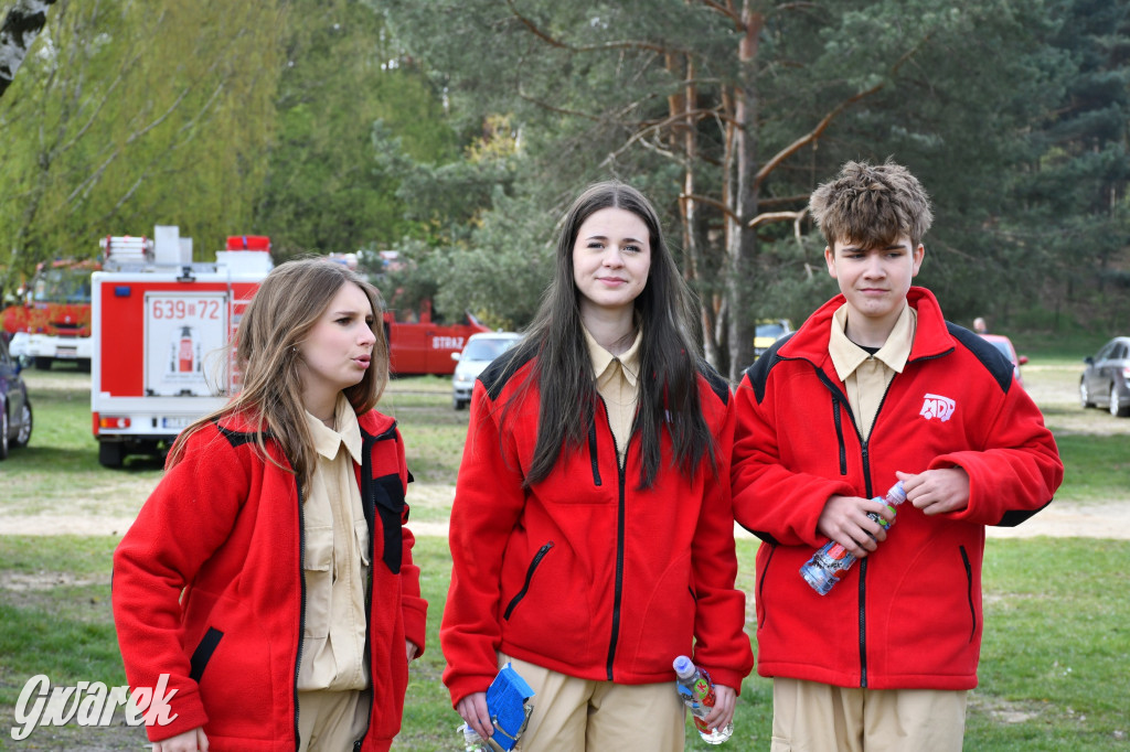 Zalew Nakło Chechło. Sprzątanie i strażackie manewry