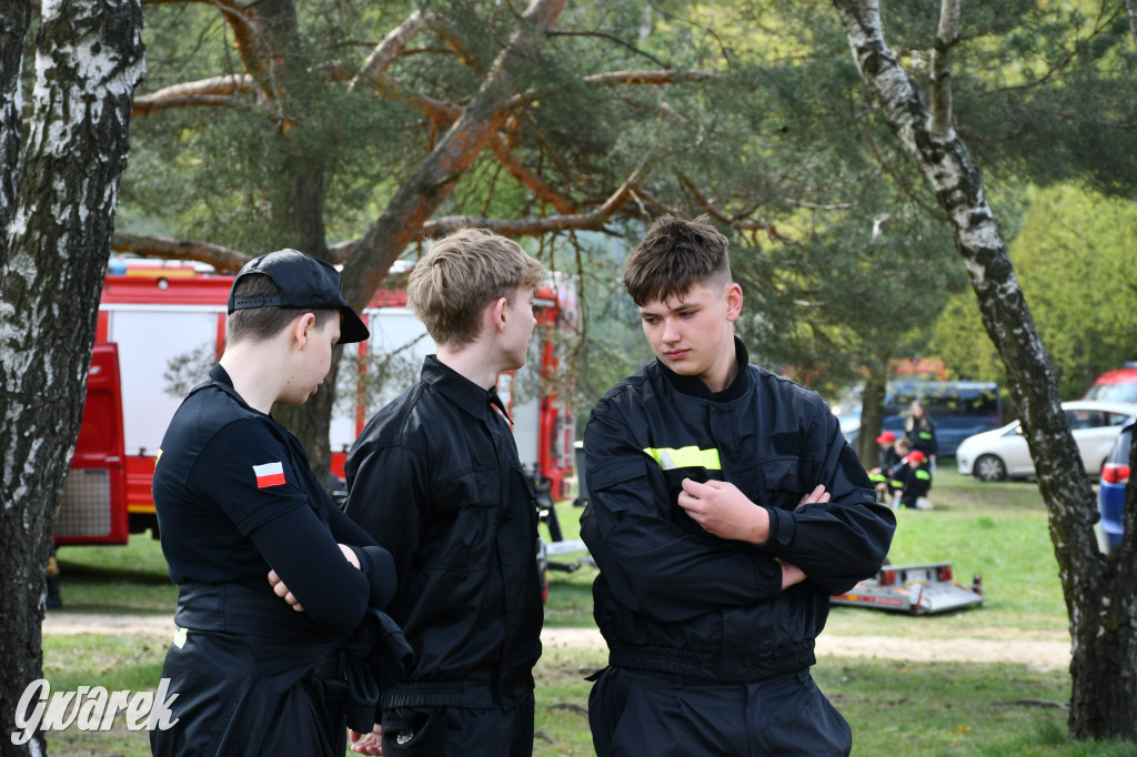 Zalew Nakło Chechło. Sprzątanie i strażackie manewry