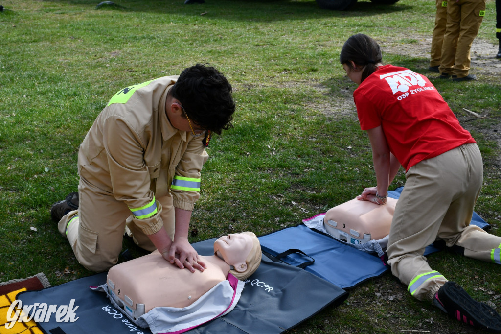 Zalew Nakło Chechło. Sprzątanie i strażackie manewry