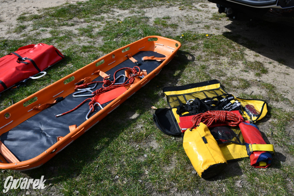 Zalew Nakło Chechło. Sprzątanie i strażackie manewry