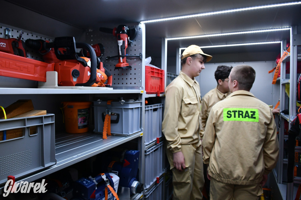 Zalew Nakło Chechło. Sprzątanie i strażackie manewry