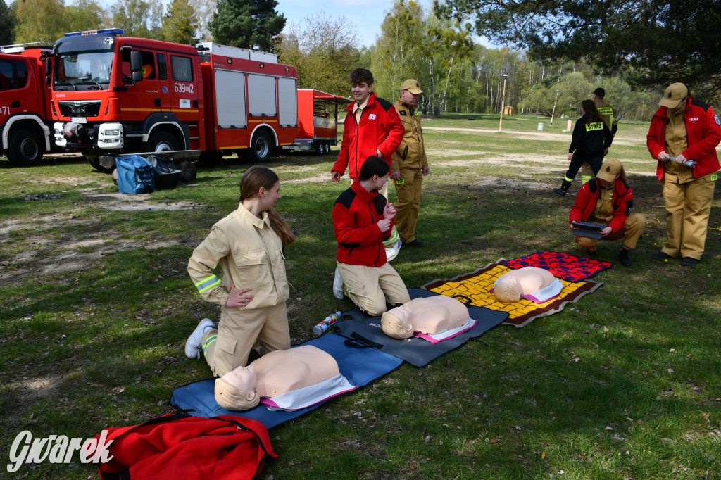 Zalew Nakło Chechło. Sprzątanie i strażackie manewry